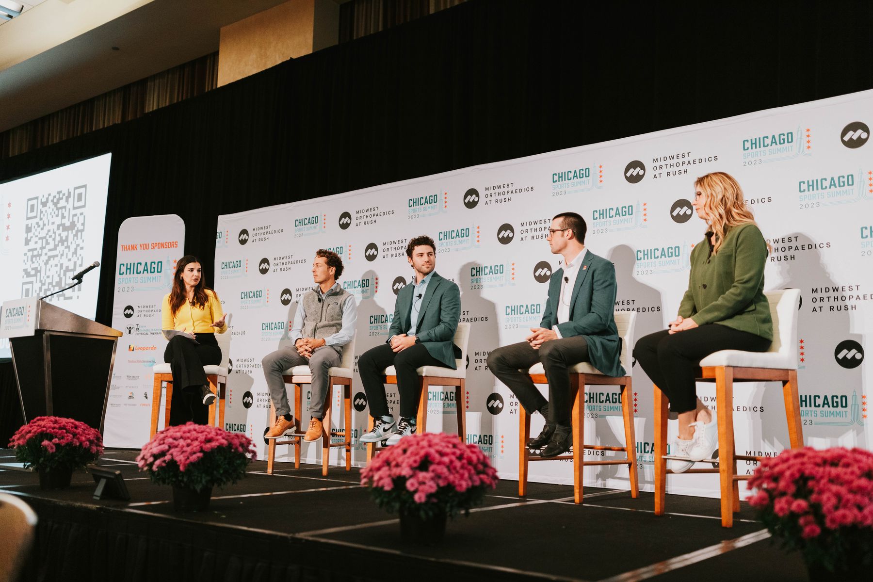 Panel on the Chicago Sports Summit stage